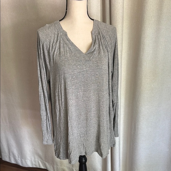 Cabi Grey V-Neck Long Sleeve “Offhand Tee” - Picture 1 of 3